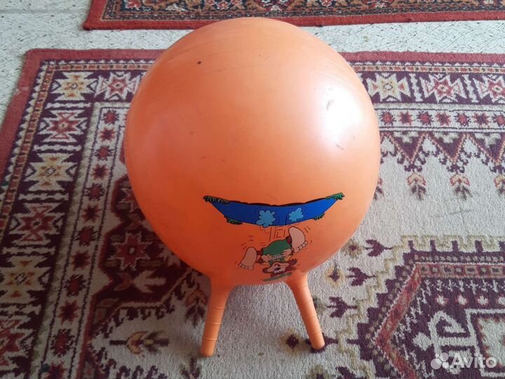 21. Гимнастический мяч диаметр 37см