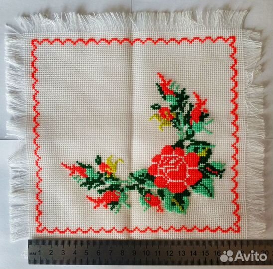 Декоративная салфетка для кухни, вышитая крестиком