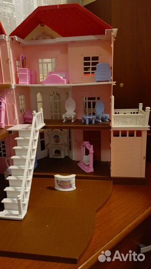 Кукольный домик с мебелью