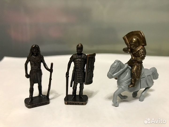 Киндеры 90-х (металлические фигурки)