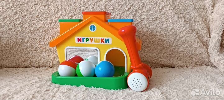 Домик-стучалка с молотком