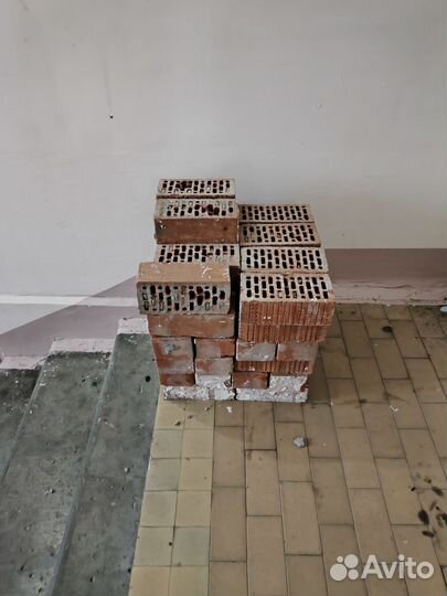 Кирпич бу
