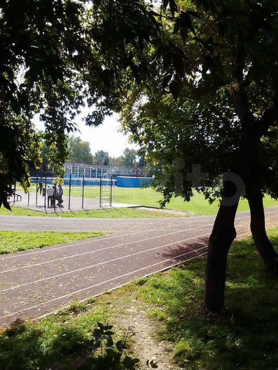 Доля в 2-к. квартире, 30 м², 3/5 эт.