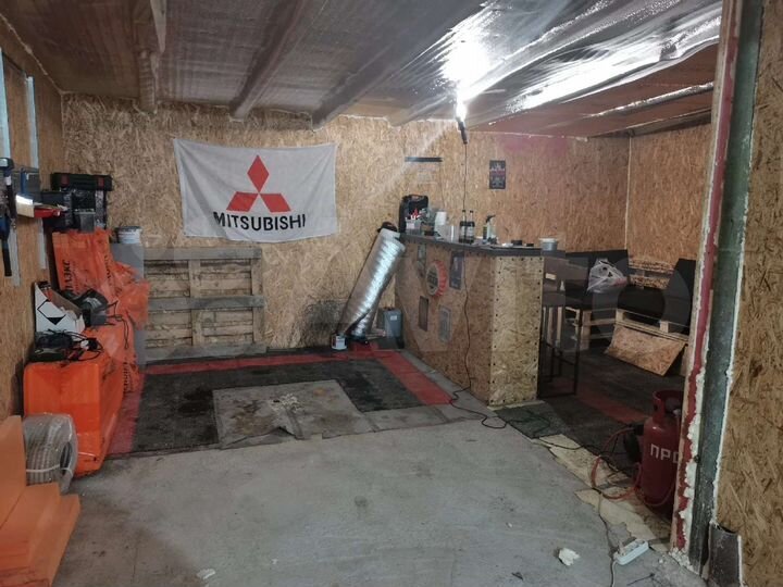 Гараж, > 30 м²