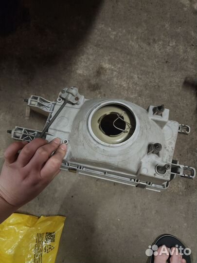 Фары toyota carina 1987(либо corona)