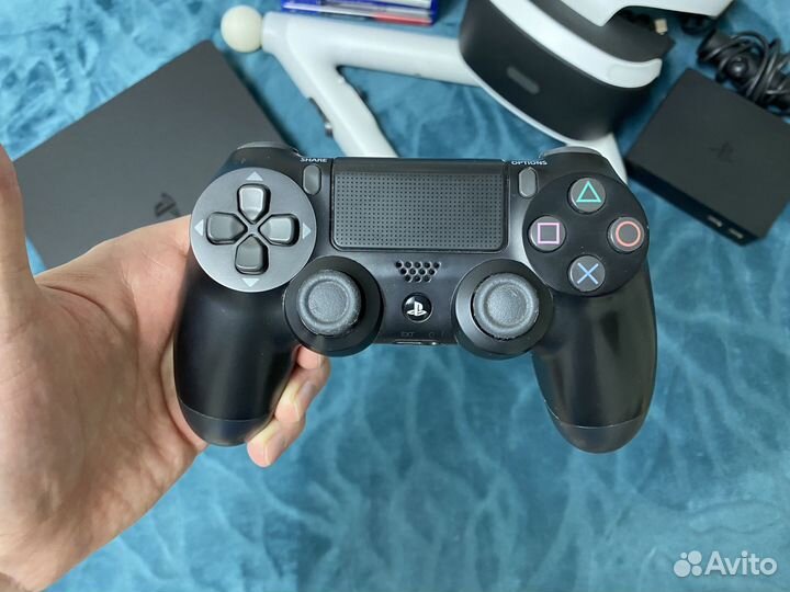 Sony Playstation 4 в комплекте с играми и VR