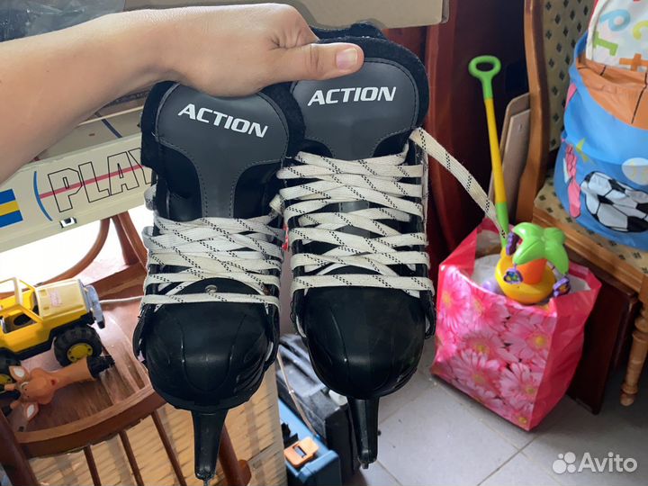 Коньки хоккейные