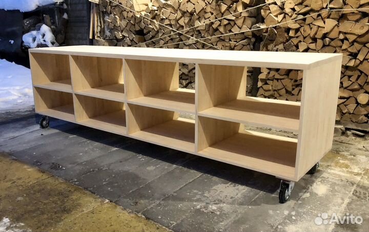 Тумба на колесах