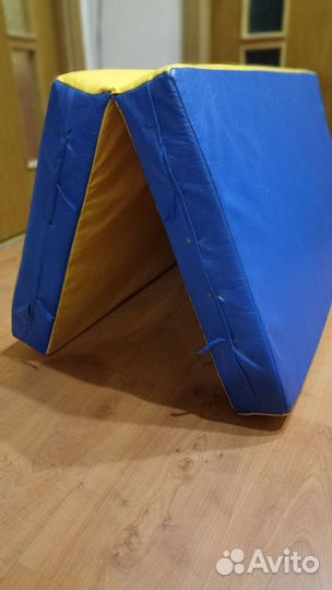 Мат гимнастический складной