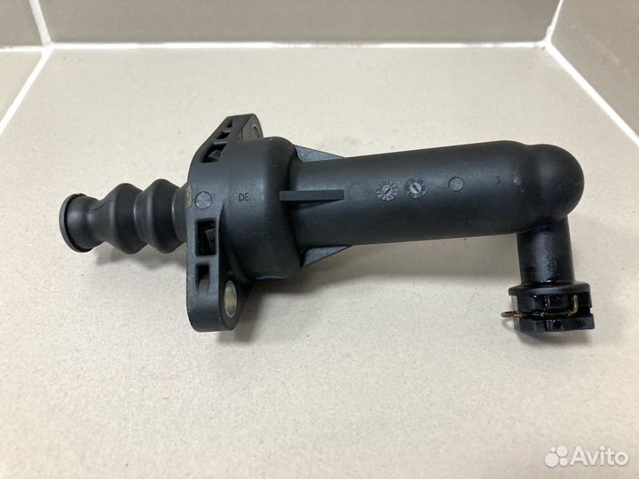 Рабочий цилиндр сцепления Skoda Fabia 2010-2015 г