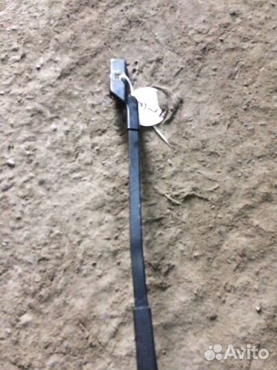 Поводок стеклоочистителя передний Ford Focus 3