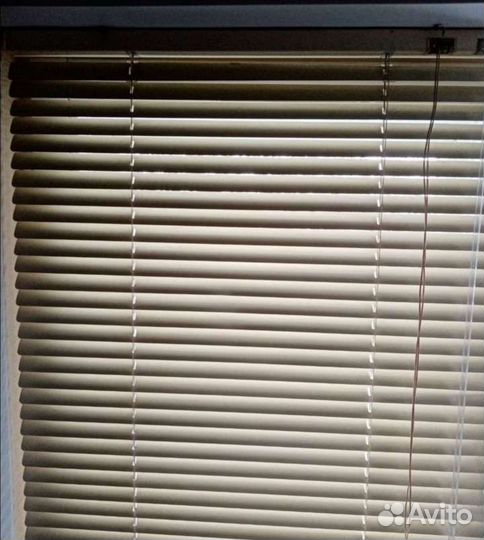 Рамки для фото и рисунков, жалюзи, балясины, гель