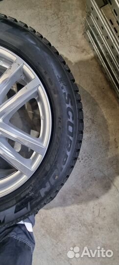 Pirelli Ice Zero 2 255/50 R19 107H