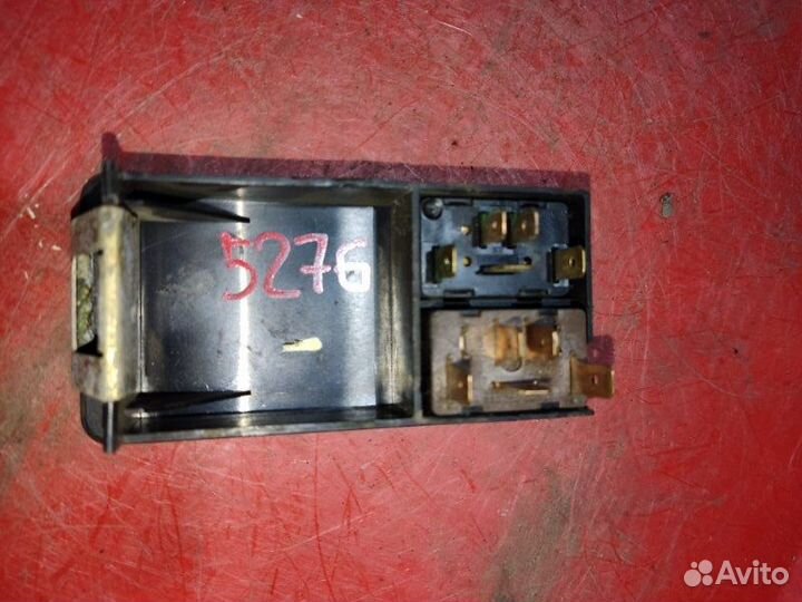 Блок управления стеклоподъемниками Audi 100 седан