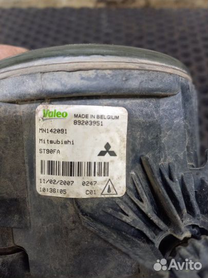 Фара противотуманная передняя левая Mitsubishi