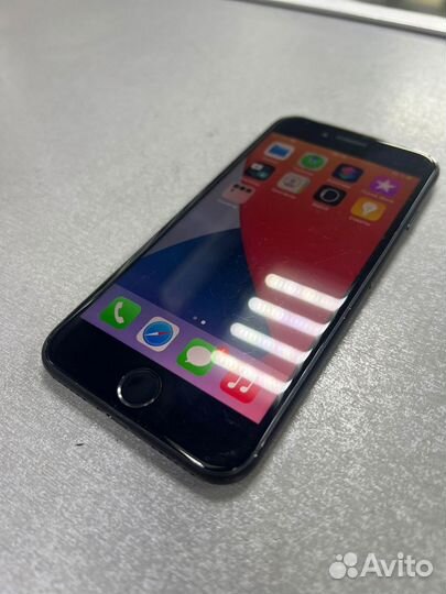 iPhone 7, 32 ГБ