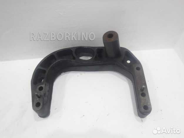 Кронштейн двигателя