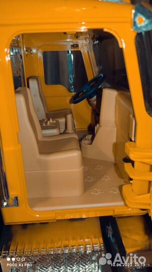 Bruder кран Mack