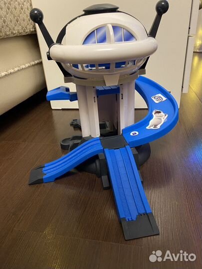 База из м/ф «Роботы поезда»