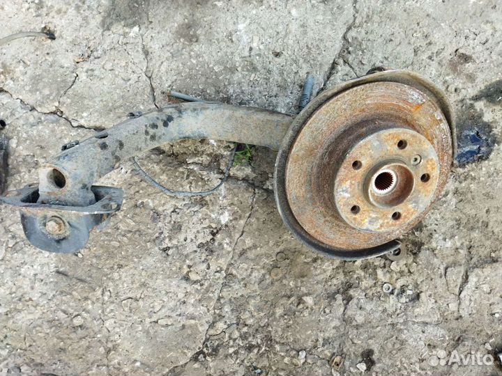 Кулак поворотный задний BMW E46