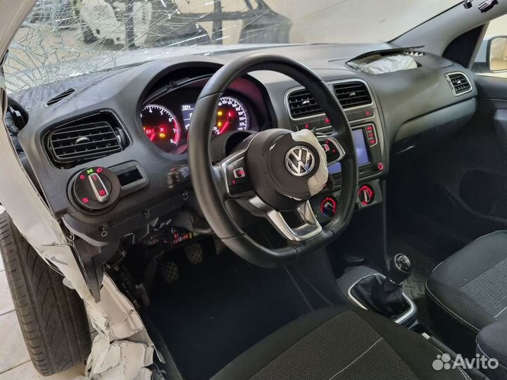 Рамка магнитолы с хромом фольксваген поло 2019 год