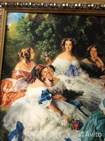 Картина из натурального шелка в рамке