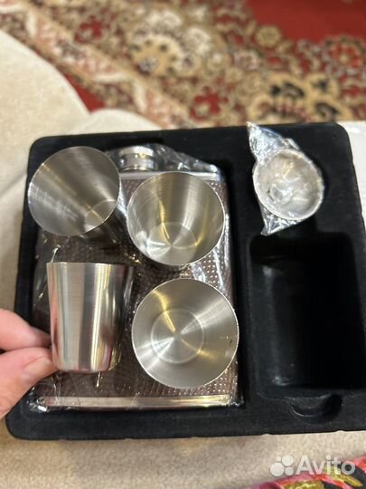 Набор рюмок и фляга