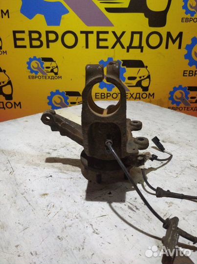 Кулак поворотный передний правый Ford Focus 2 hxda