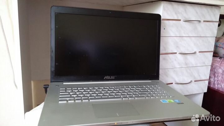 Ноутбук asus