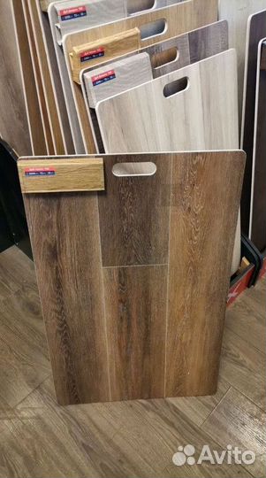 Кварцвиниловая плитка клеевая