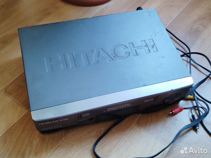 Видеомагнитофон hitachi
