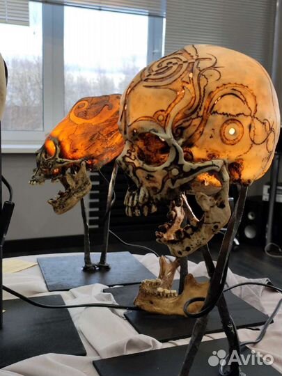 Череп, светильник, подставка