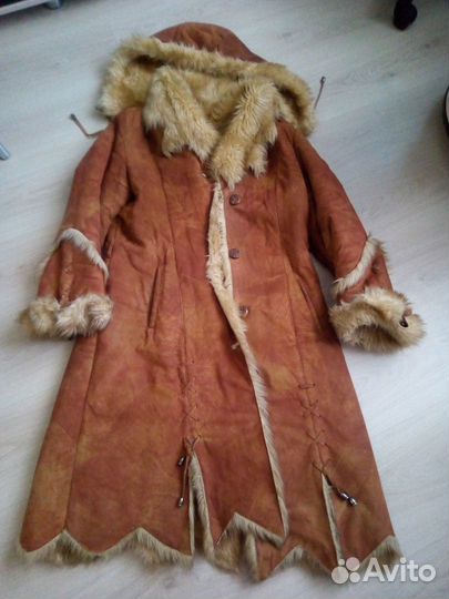 Продам дубленку женскую