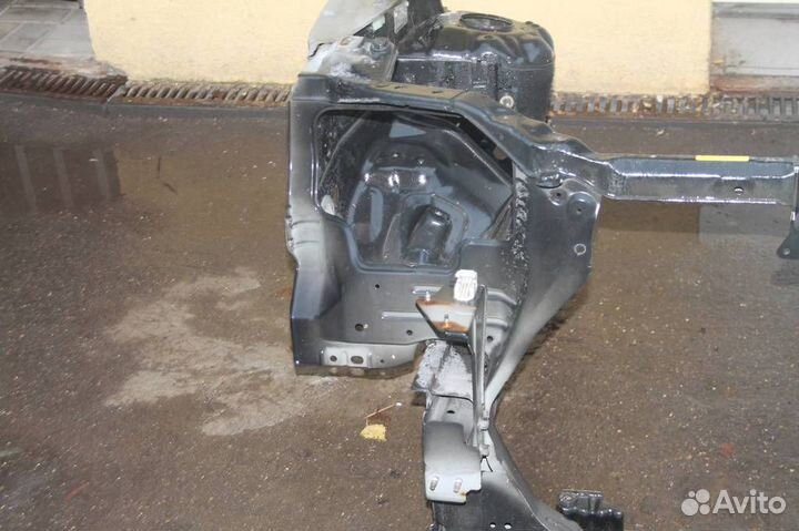 Передняя панель (телевизор) Nissan X-Trail T30