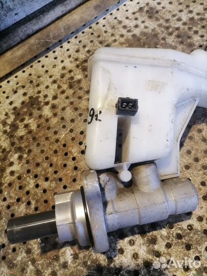 Цилиндр тормозной главный Kia Sportage