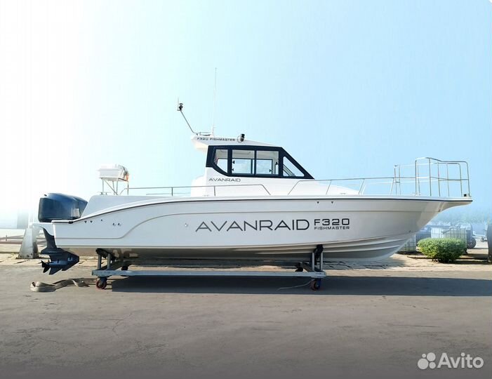 Катер Avanraid F320 Fishmaster