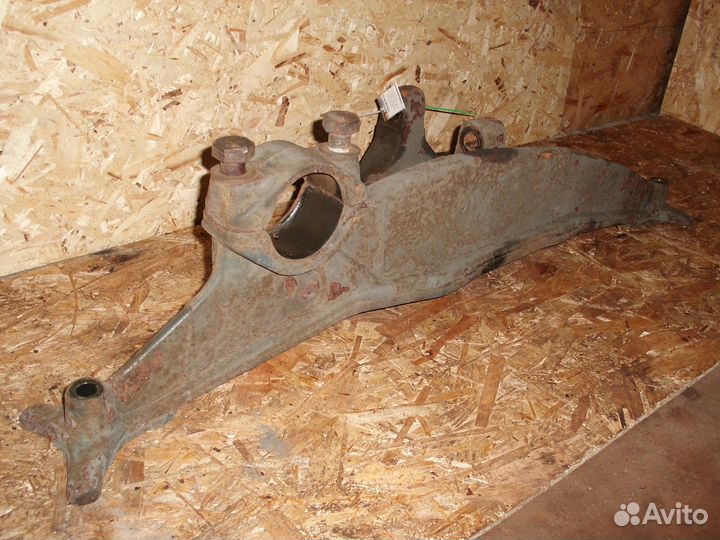 Кронштейн пневмоподвески задний правый DAF 1368263