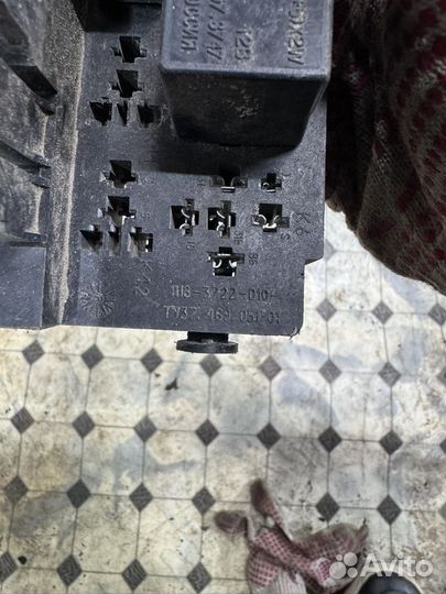 Блок предохранителей, реле 11183722010 ваз