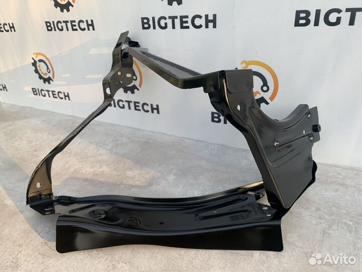 Рамка фары правая Mercedes A2046200891