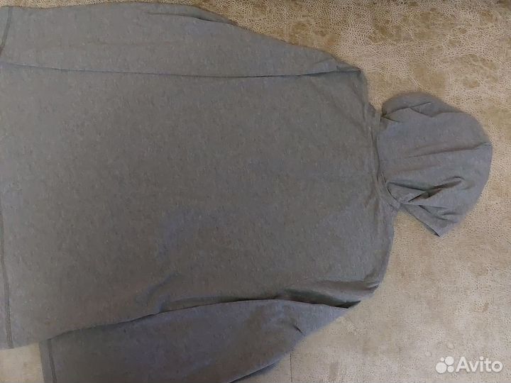 Лонгслив с капюшоном Puma новый