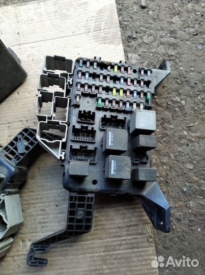 Блок предохранителей Форд Мондео 3