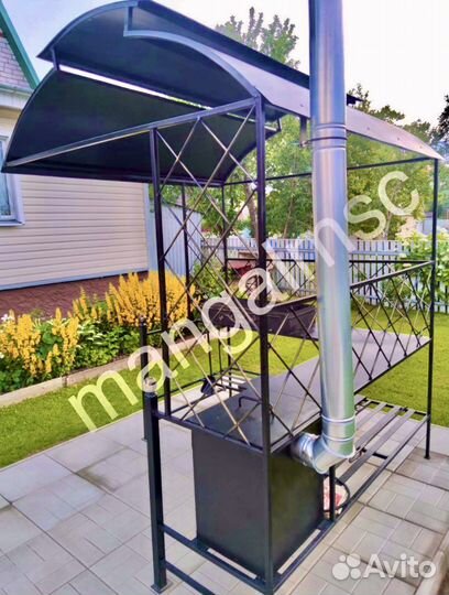 Мангал с крышей
