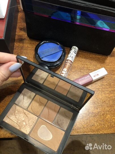 Набор косметики хороших фирм