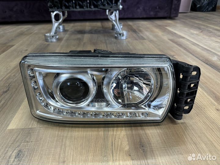 Фара правая Iveco AMT
