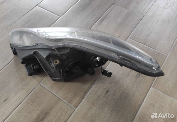 Фара правая Ford Focus 2