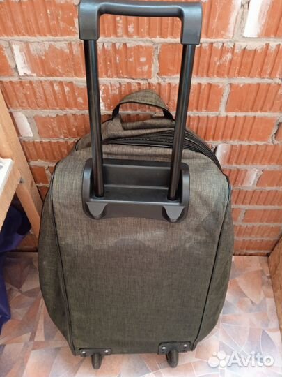 Сумка дорожная на колесах с выдвижной ручкой