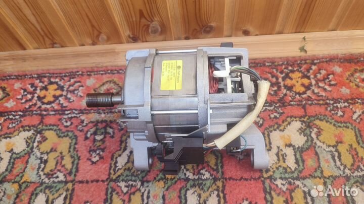 Мотор стиральной машины Электролюкс