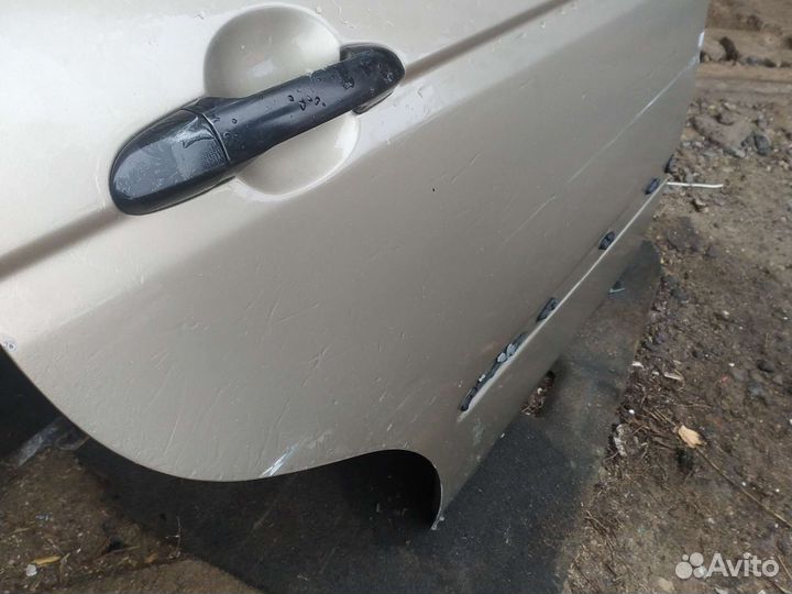 Задняя правая дверь kia cerato 1