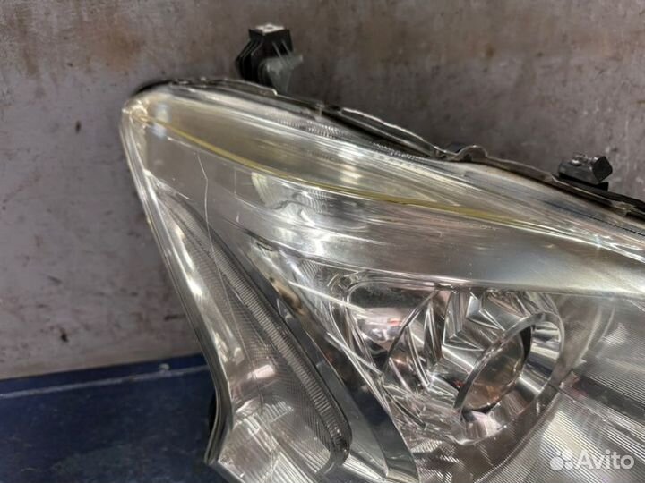 Фара ксенон правая Nissan Teana L33