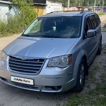 Chrysler Grand Voyager 3.8 AT, 2010, 317 300 км, с пробегом, цена 1 100 000 руб.